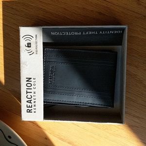 Kenneth Cole Reaction RFID wallet